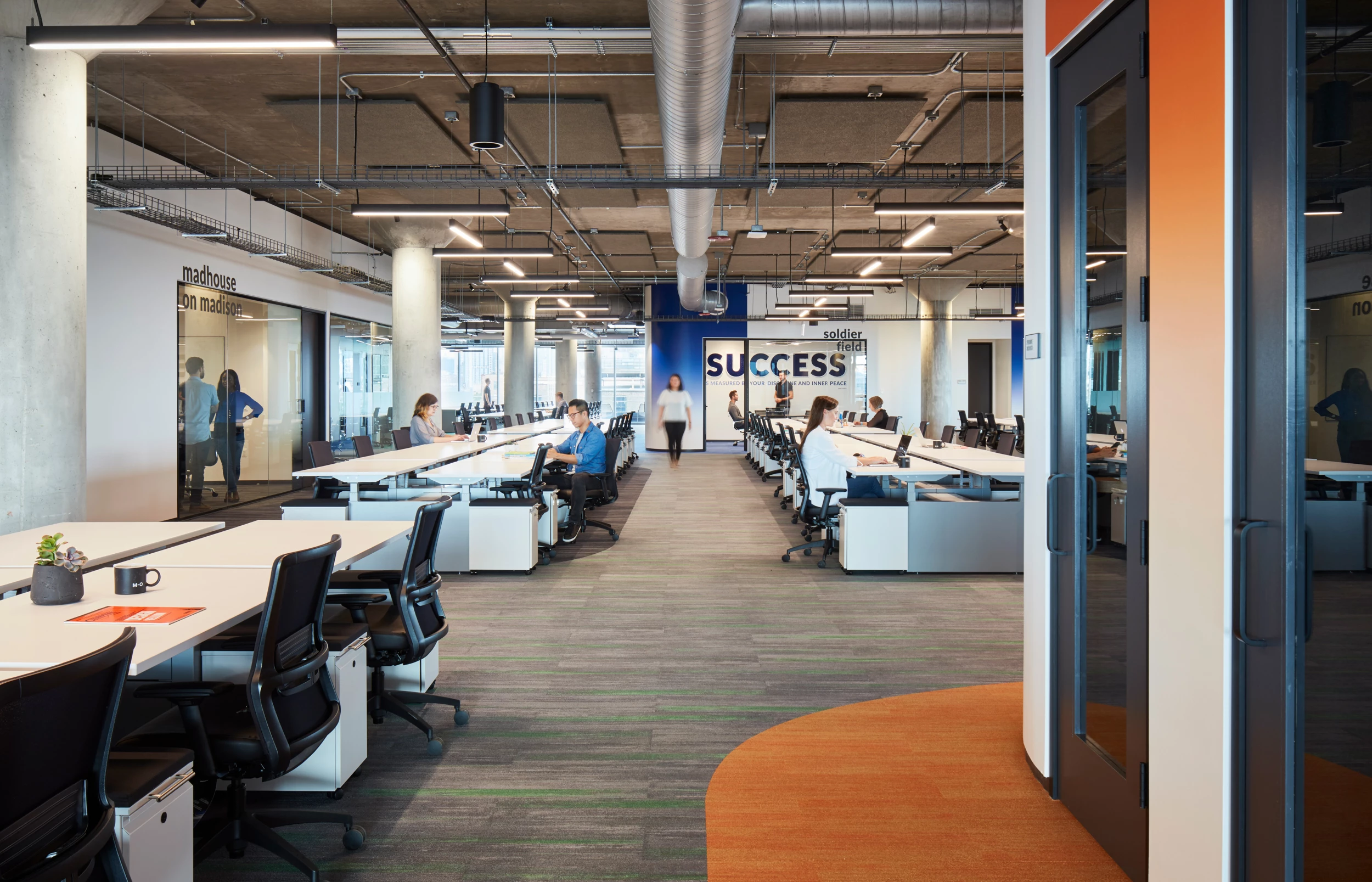 芝加哥 Glassdoor 办公室——现代都市中的活力空间-25