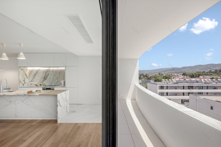 AURORA 10 住宅楼丨葡萄牙丨Tiago do Vale Architects-48