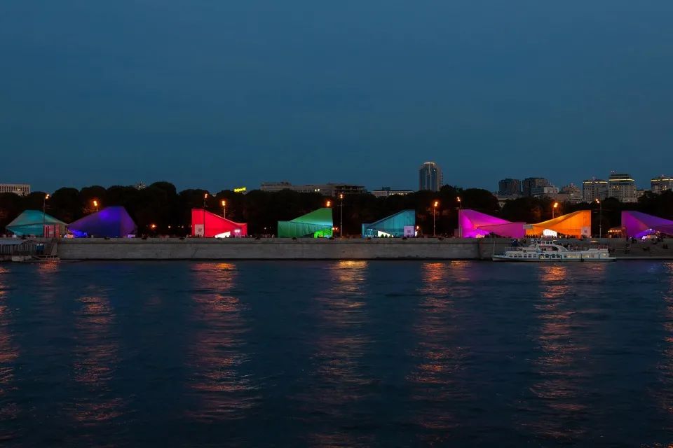 2020 俄罗斯创意产业节展亭 | 色彩缤纷的滨水空间-32