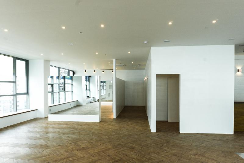 光影塑造的 60 平米个性商铺-2