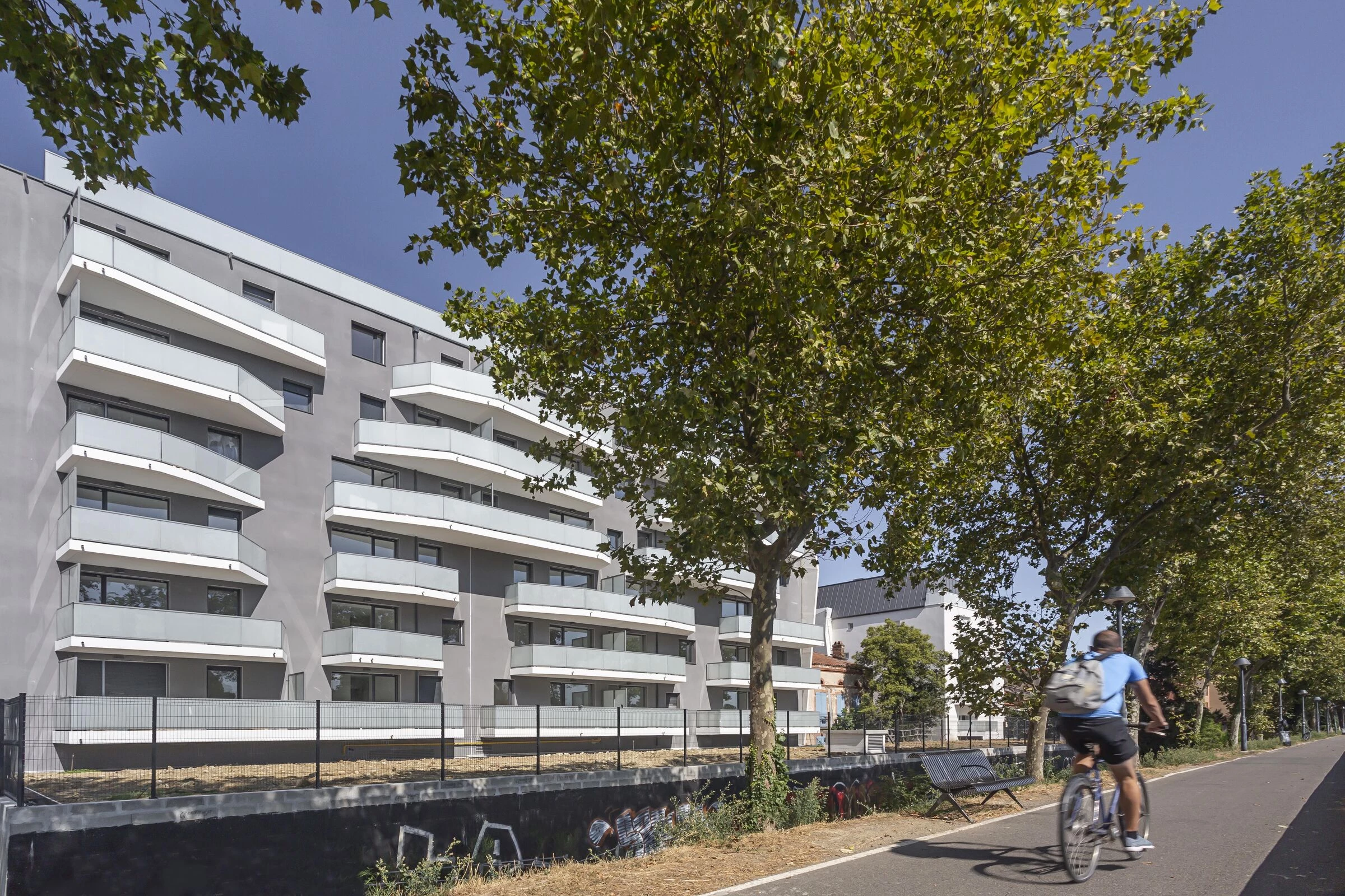 河畔城市雕塑 | Letellier Architectes 的 Côté Garonne 公寓设计-22
