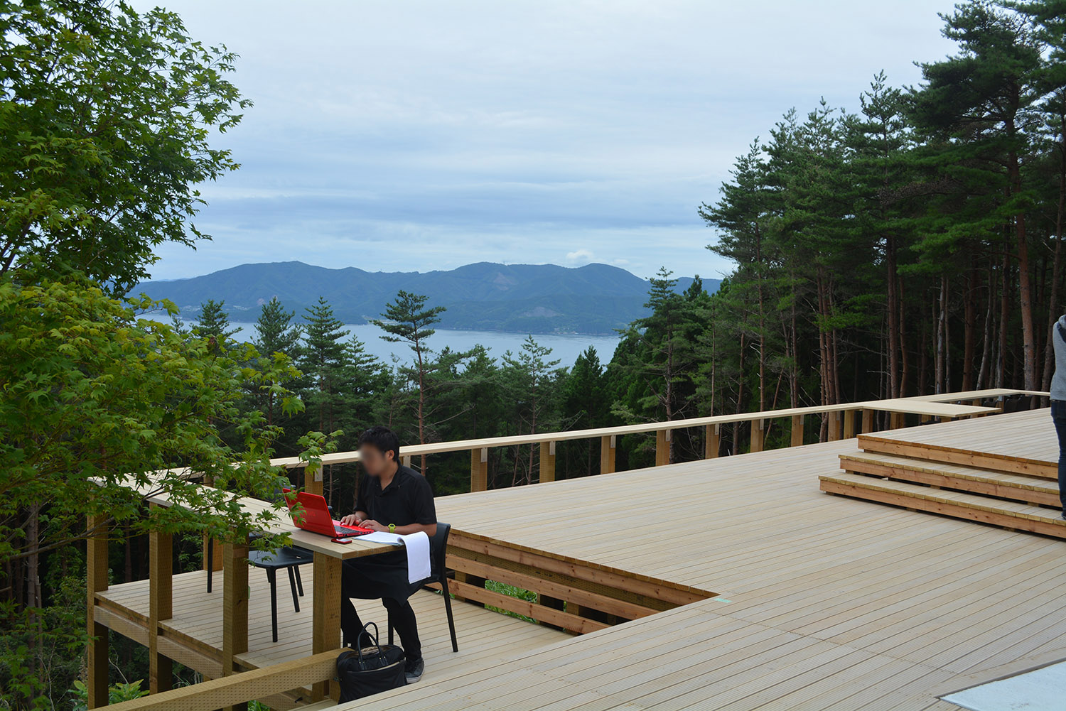 箱根山半山腰的漂浮甲板·陸前高田市民公园丨日本岩手-33