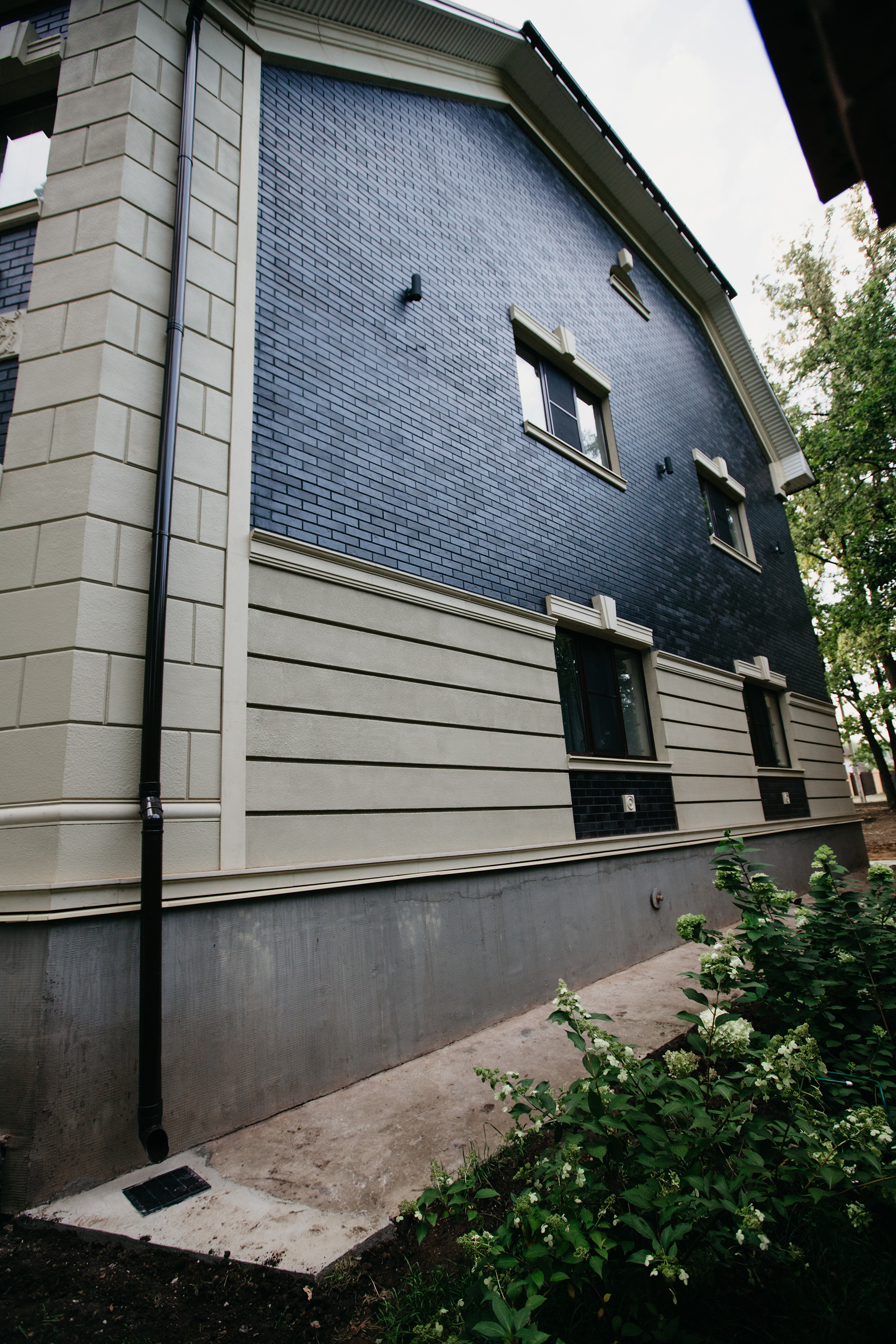 FACADES OF THE HOUSE IN YUMATOVO-5