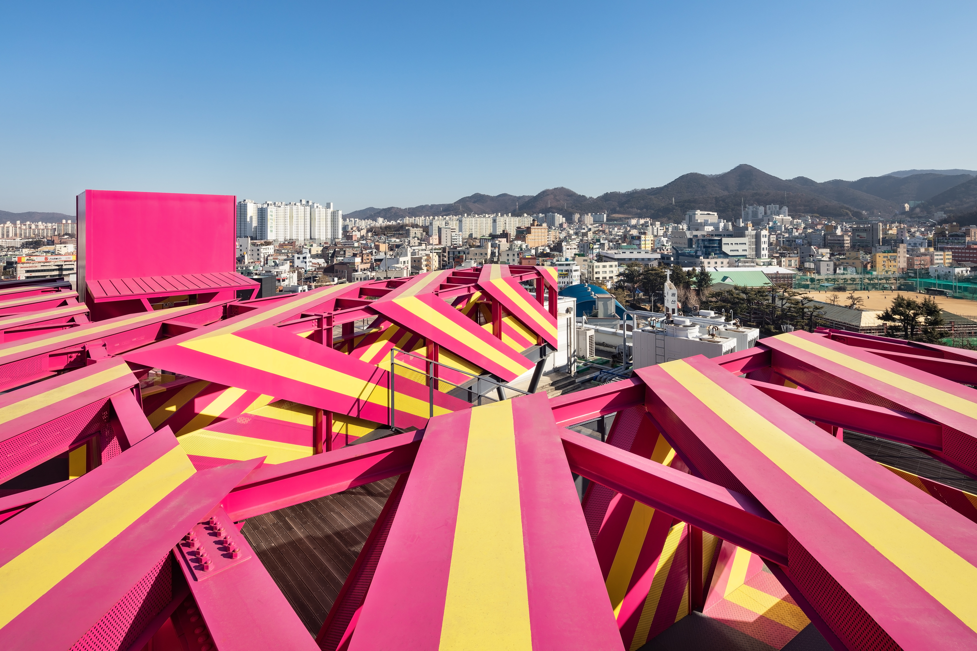 韩国光州“自主建筑”装置艺术-12