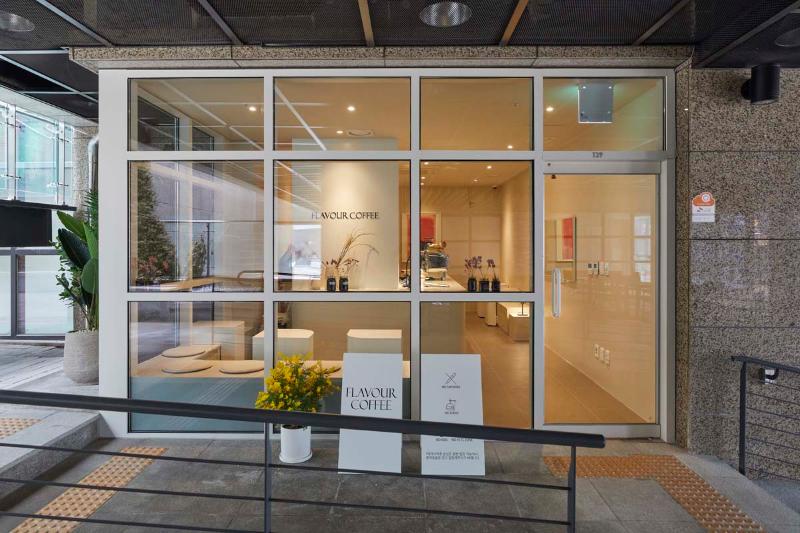 现代简约风 8 平米咖啡厅设计，打造温馨小空间-17