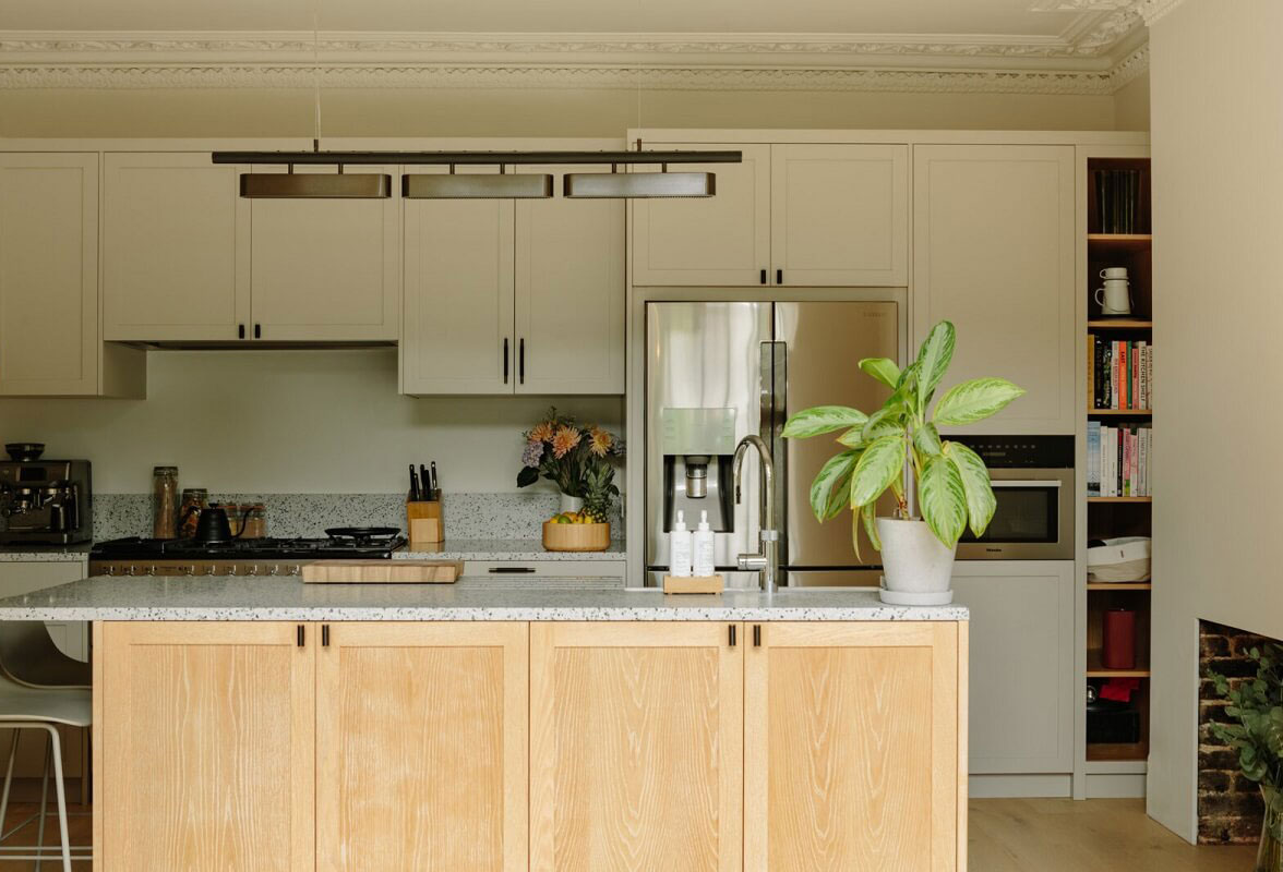 伦敦绿色客厅与桃色卧室的维多利亚式住宅设计-7