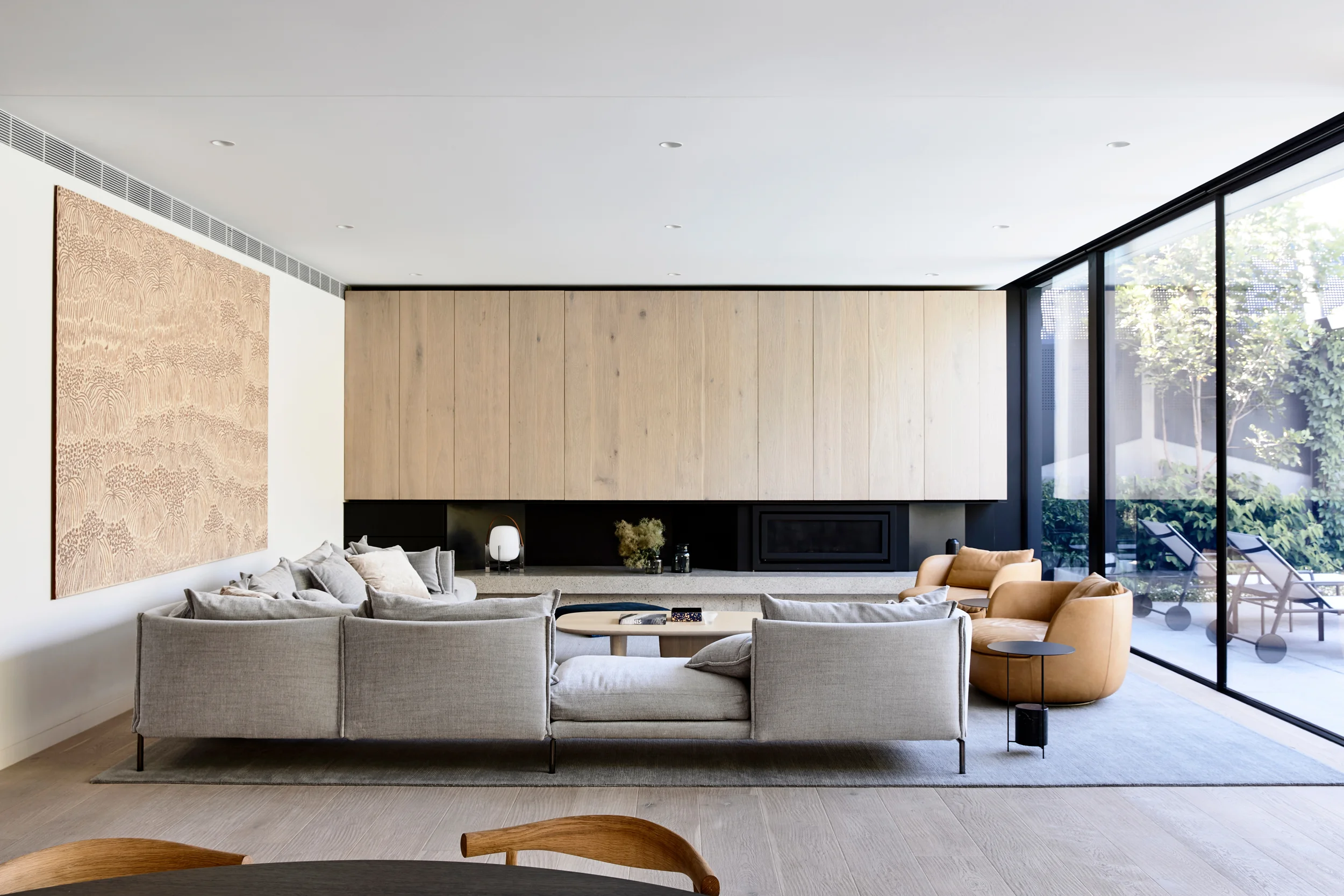 埃尔伍德庄园（注：HOUSE翻译为庄园较常见，但如果结合特定语境有其他更合适译法则可能不同，此处在无更多背景下按常见译法处理） -2