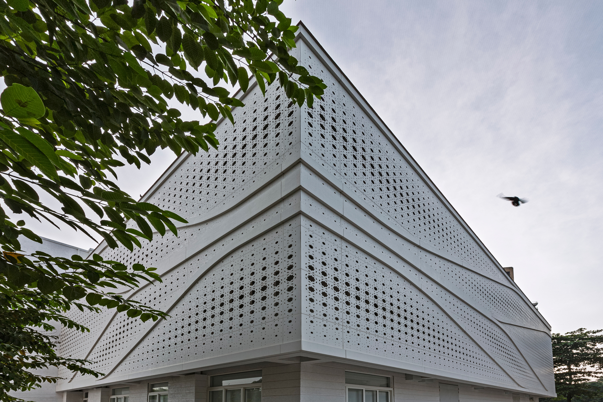 Ismaili Jamatkhana & Community Centre / NUDES-24