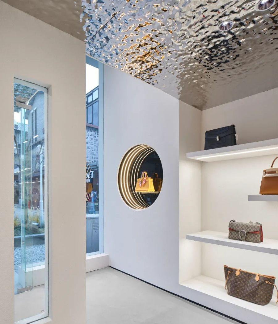 AO×DESIGN 奢侈品店的悬浮桥梁设计-10