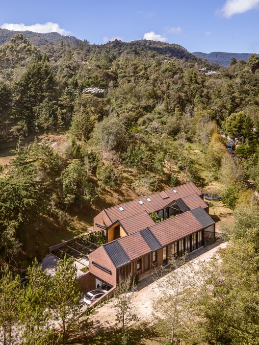 哥伦比亚 OT House丨DARP (De Arquitectura y Paisaje)-11