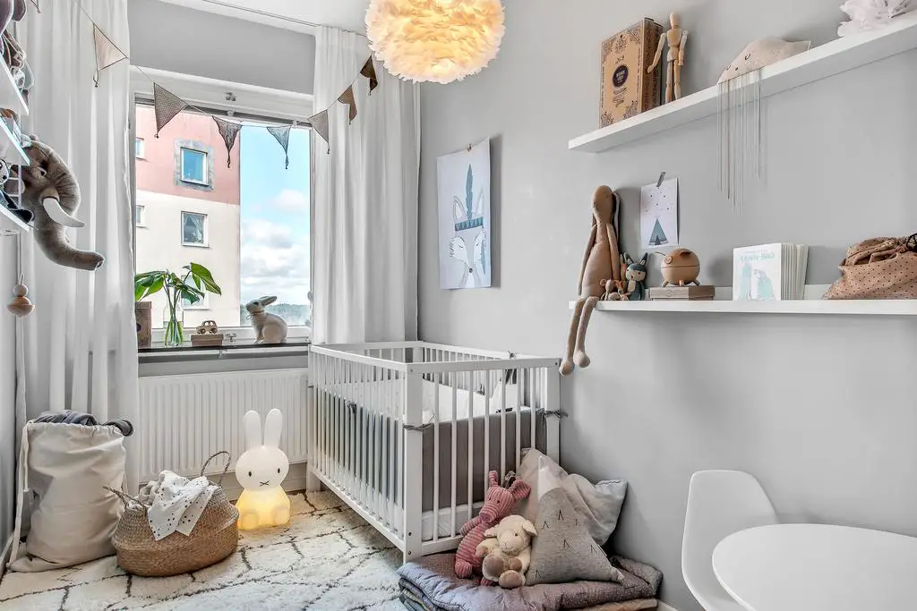 巧妙隐藏冰箱的开放式厨房设计-11