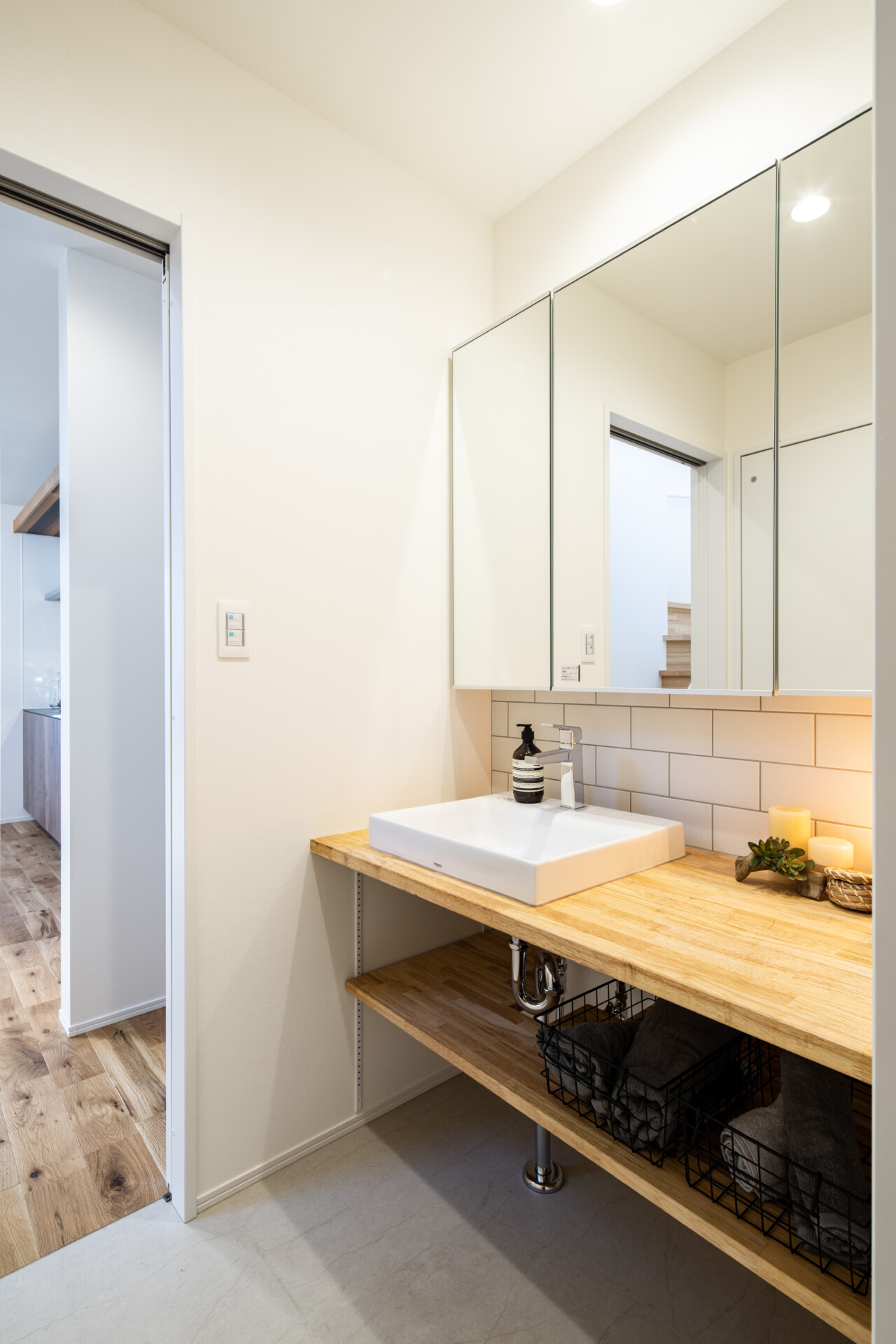 「家族がゆっくり過ごせるヌックのある家」（“有壁龛的家”）-15