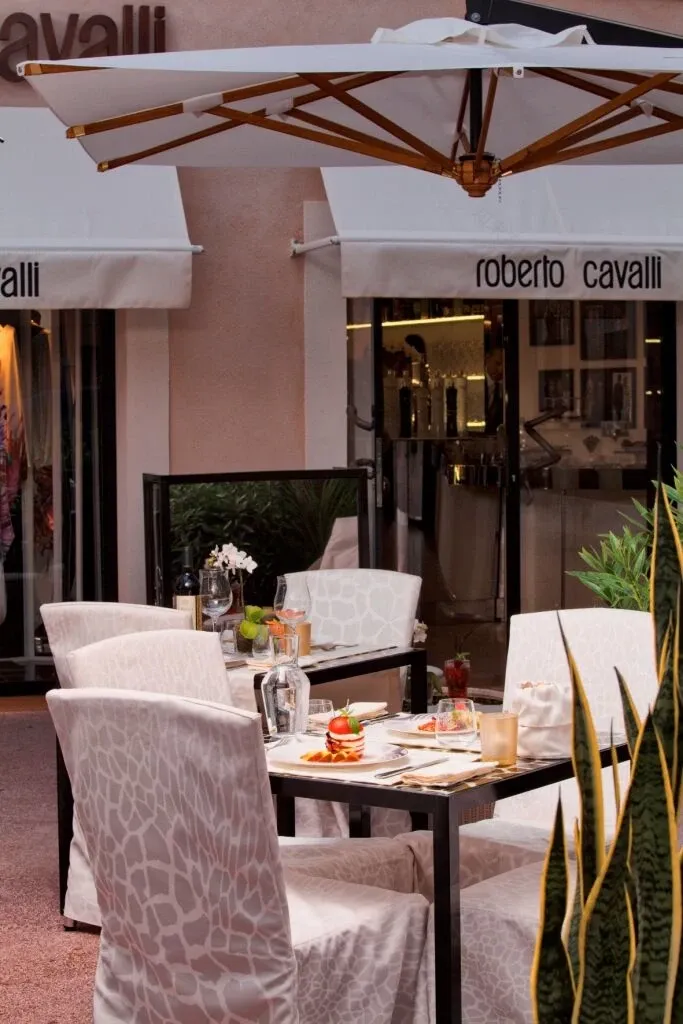 法国圣特罗佩兹 Roberto Cavalli Caffe 旗舰店-12