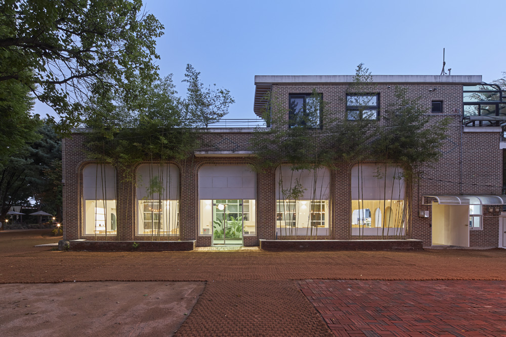 大型平层办公室 | 融合户外运动场的创新设计-35