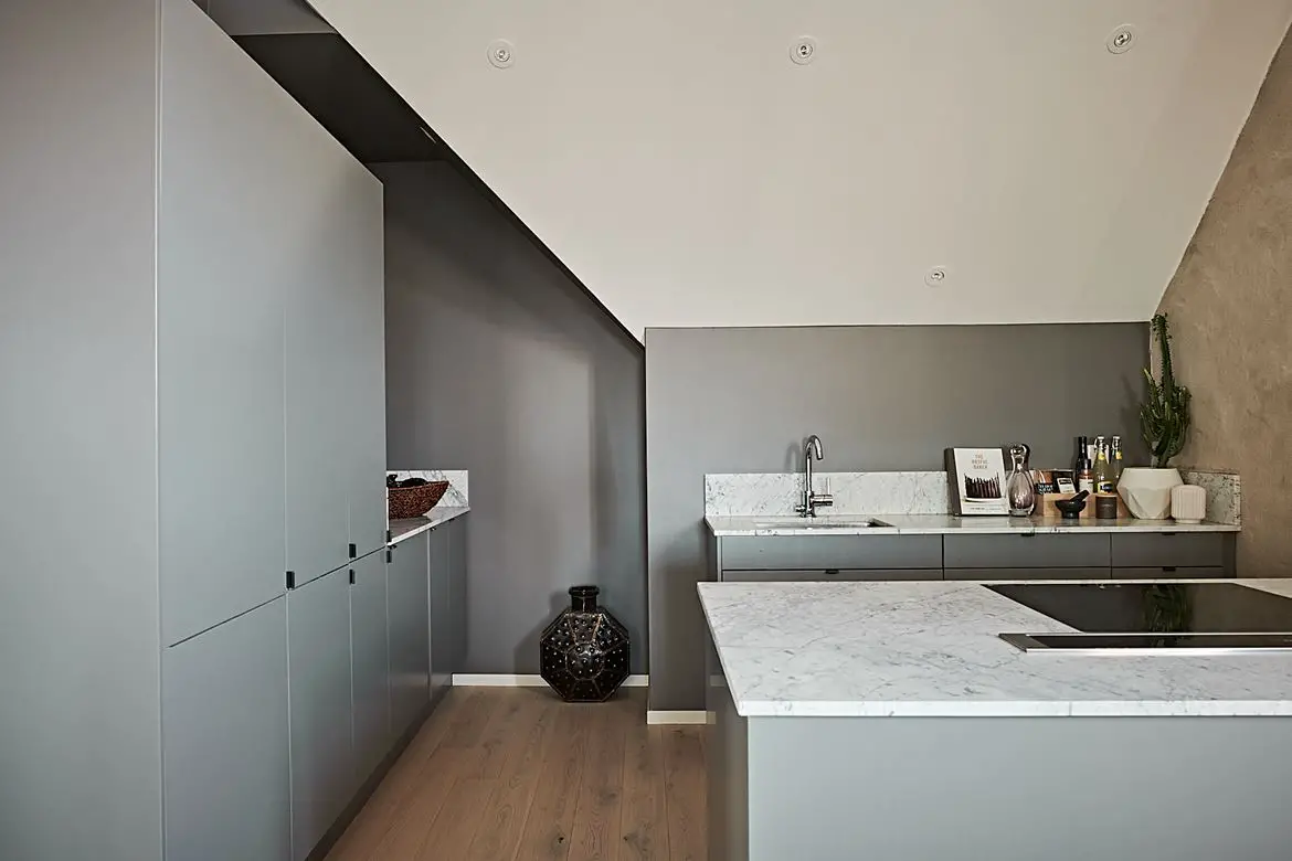 瑞典百年建筑顶层公寓的魔力夜晚-10