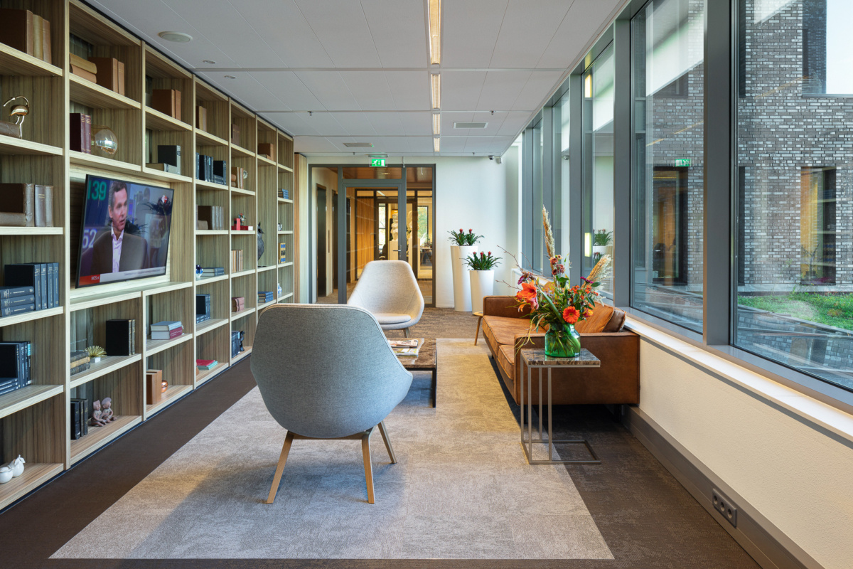 DZAP 打造荷兰 Holla Advocaten 律师事务所温暖办公环境-15