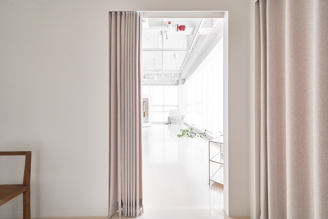 白色简约办公空间，打造感性设计典范-23