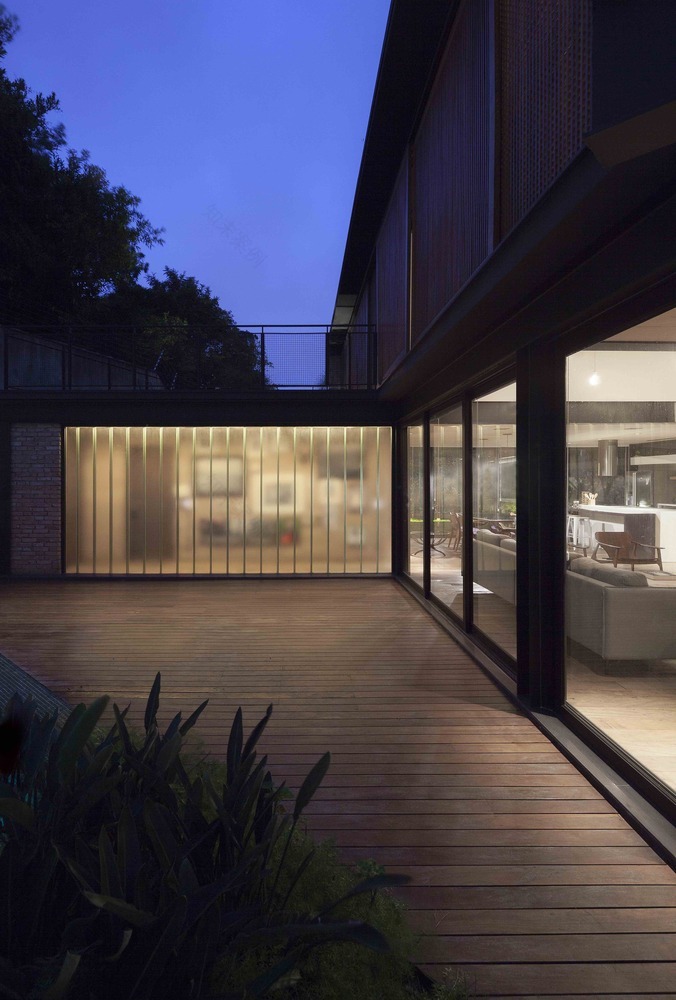 巴西 Pacaembu House 绿色住宅设计-39