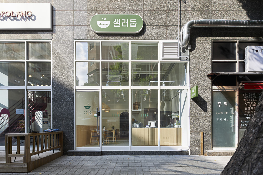 10 坪简约设计 白色木纹打造清爽咖啡厅-2