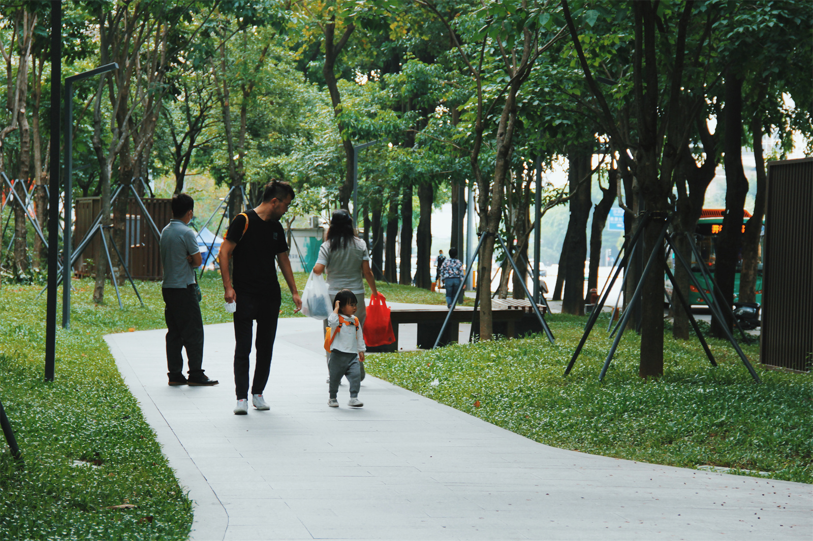 深圳市龙珠大道公交站旁口袋公园丨中国深圳丨未名设计团队-20