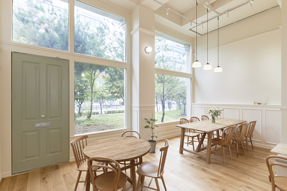 23 平米温馨金浦咖啡馆，白色木调打造舒适空间-6