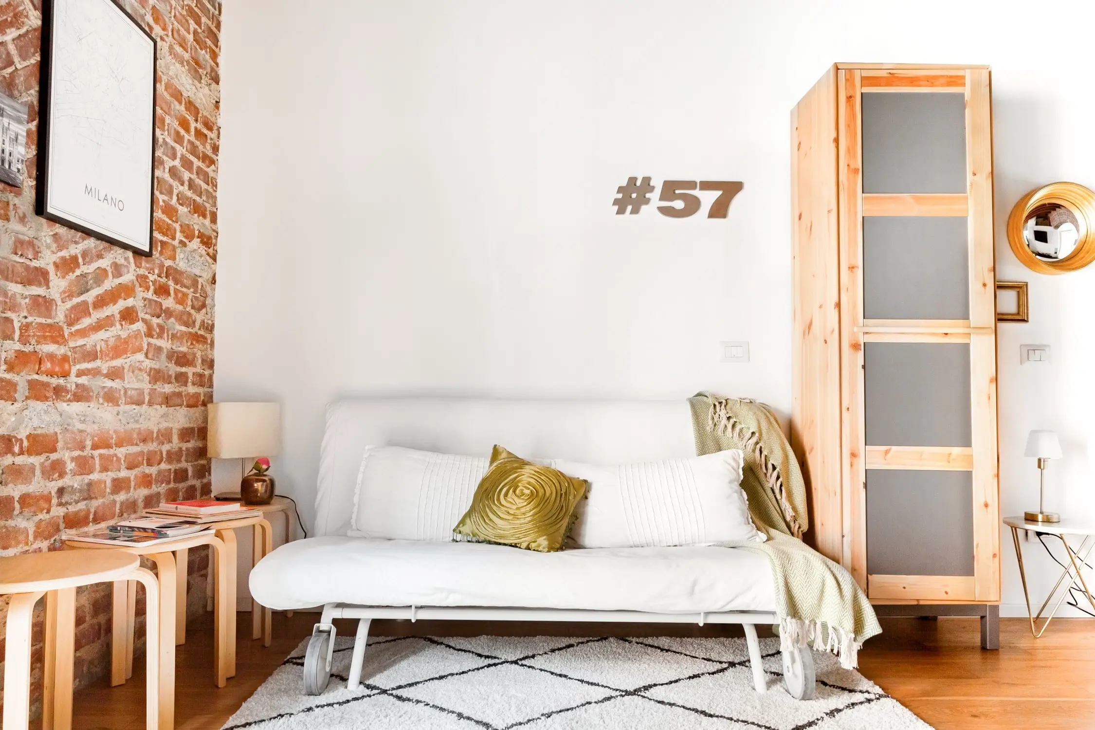 米兰时尚公寓的古砖旧梁魅力-3