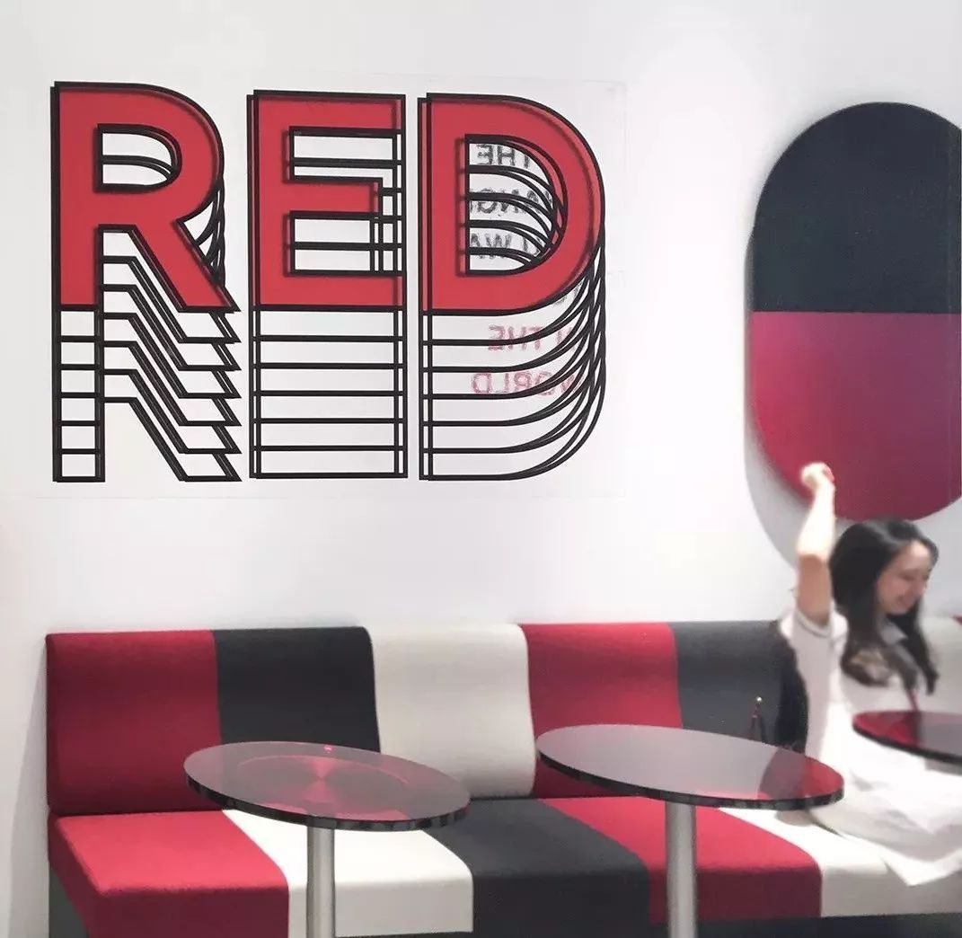 “流量收割机”，开了全球首家线下体验店-56