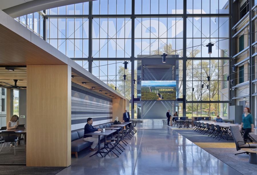 开放式布局使员工能够在日光充足、高度灵活的办公室进行协作 - 米尚丽零售设计网 MISUNLY- 美好品牌店铺空间发现者-3