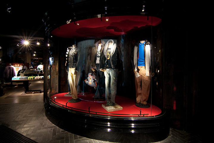 Superdry旗舰店,伦敦-9