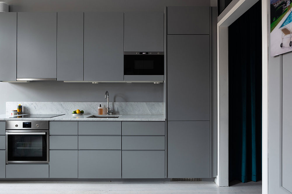 瑞典 37㎡小公寓的时尚黑色魅力-9