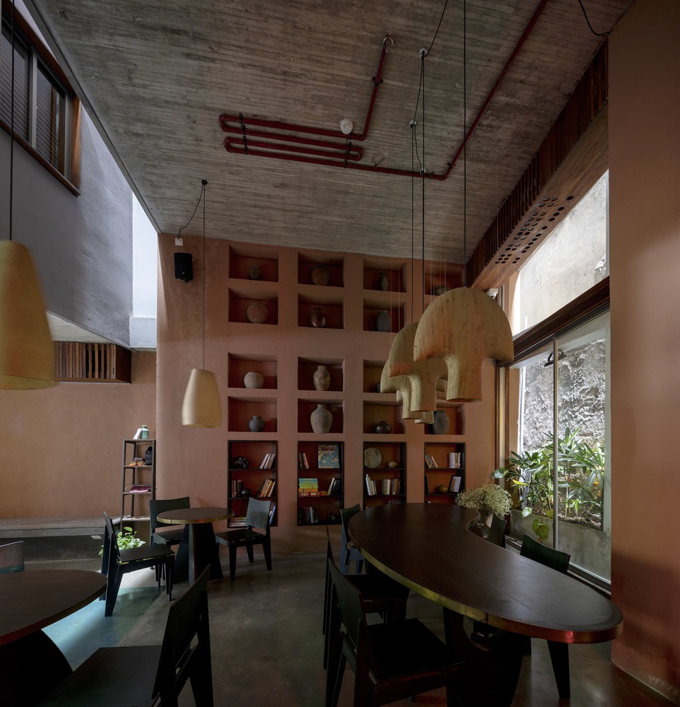 越南迷你酒店“Concon House”悬浮空间设计丨越南河内-5