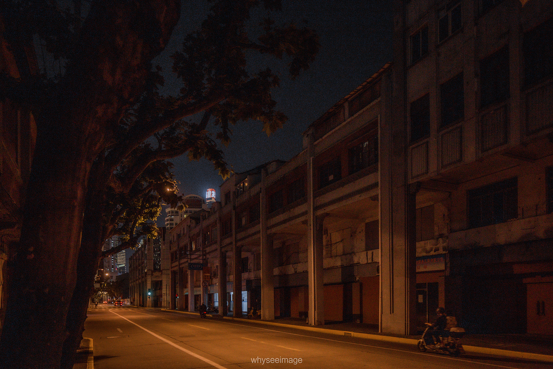 金陵东路的黄昏 · 穿街走巷丨whyseeimage-74