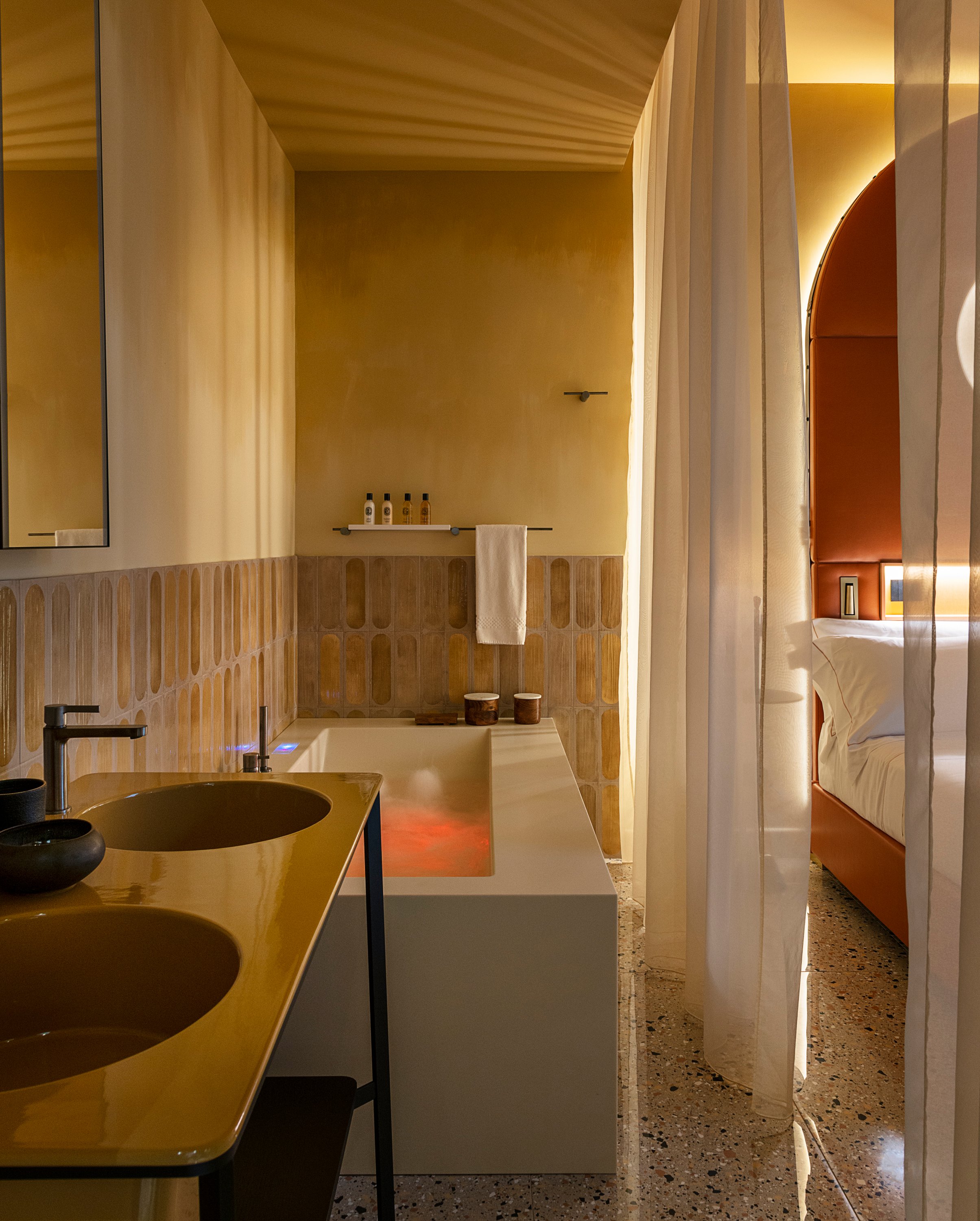 米兰嵌套式酒店 Enterprise Hotel 的时尚黑色设计丨意大利米兰丨Planetaria Hotels-22