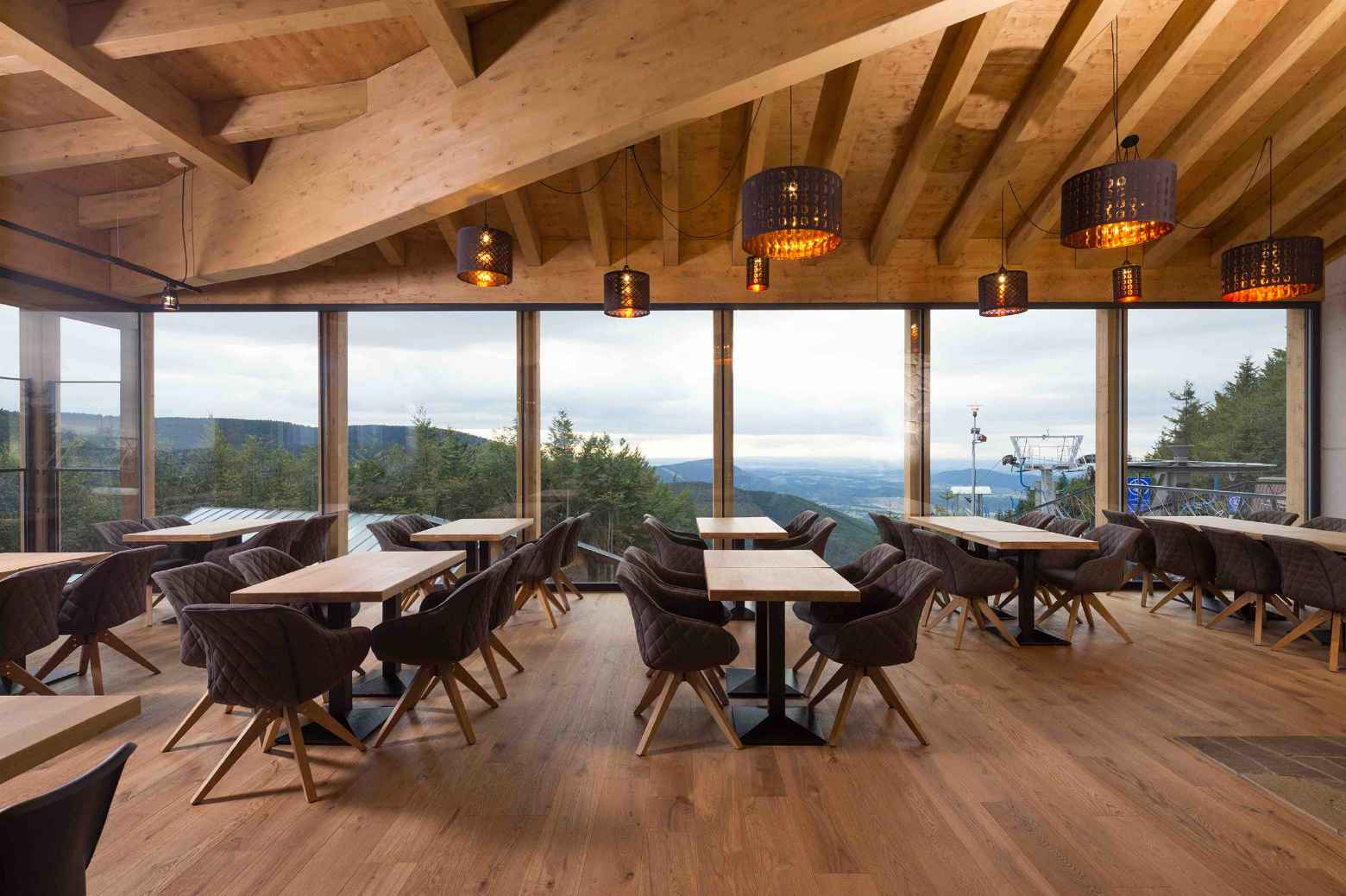 Výstupní stanice lanové dráhy na Pustevnách – Mrva.net-17