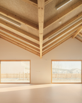 Leisure Center Jules Ferry School Group / DEMAIN