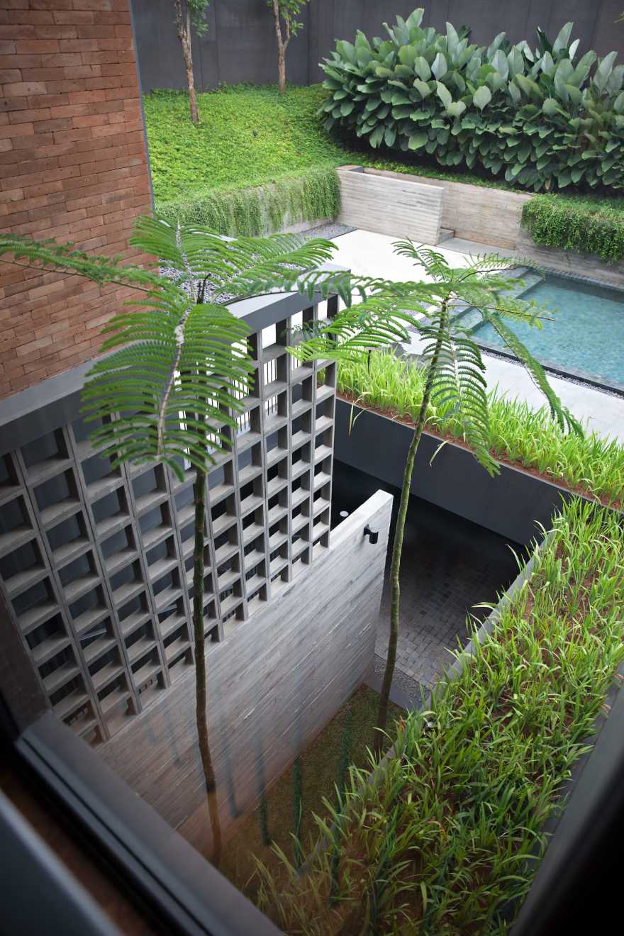 印度尼西亚现代共享住宅 · Kramat Jati House丨PT. Studio Air Putih-16