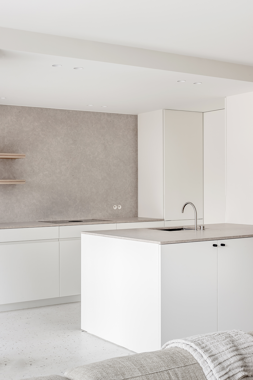 现代原木极简风的居住空间-12