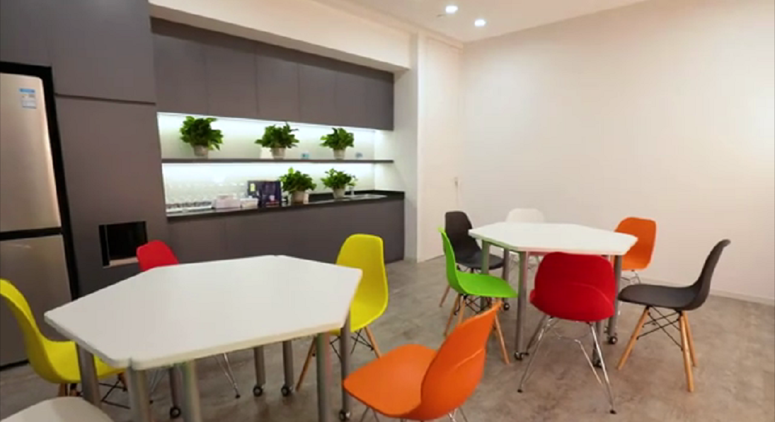 CMS 上海总部办公空间 | 现代简约与活力创新的完美结合-4