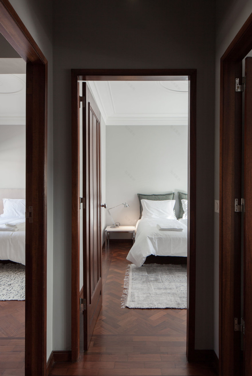 1940s Retro Apartment Renovations in Porto by Atelier In Vitro-30