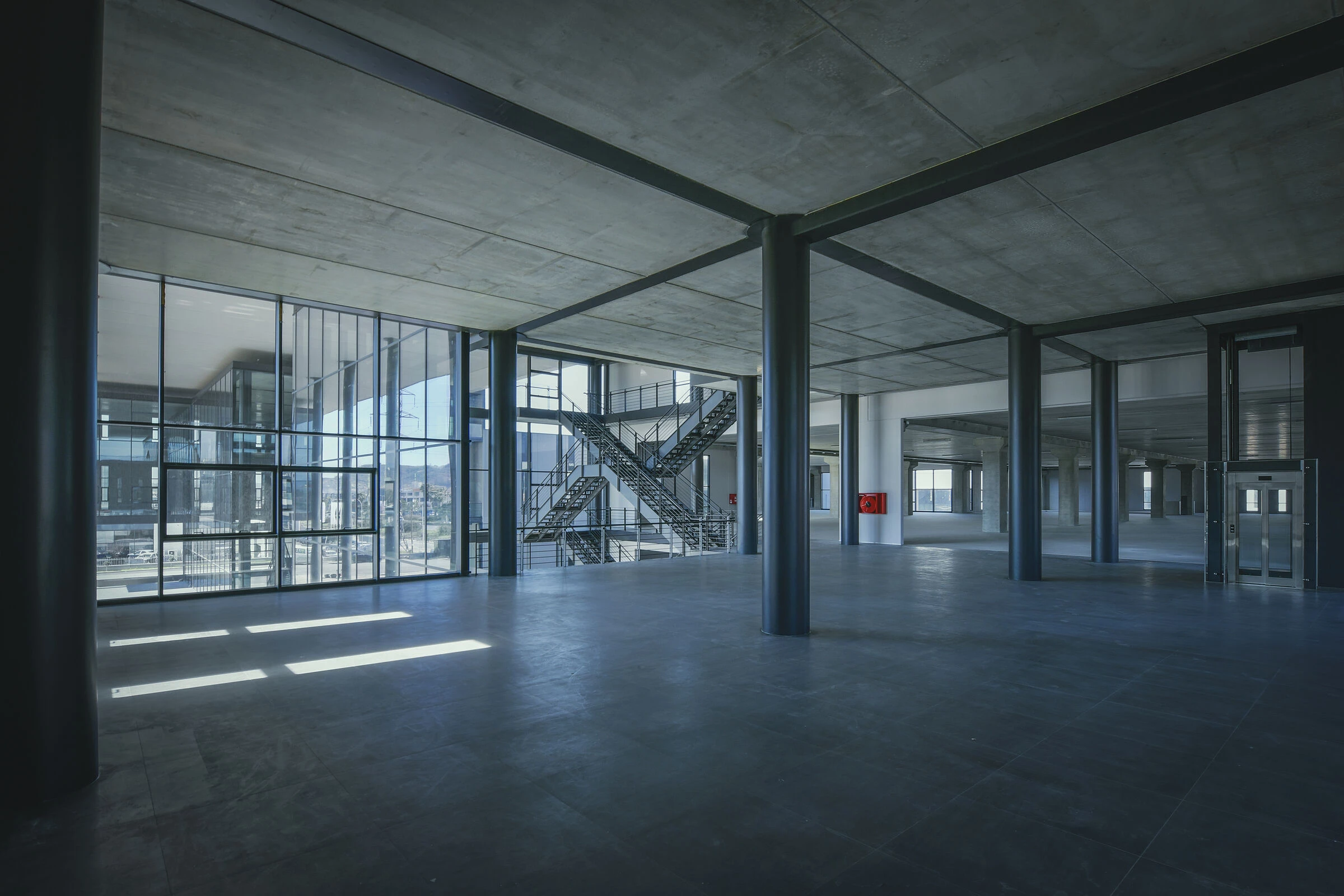 汽车激情丨阿尔巴尼亚地拉那丨Studioarch4-25