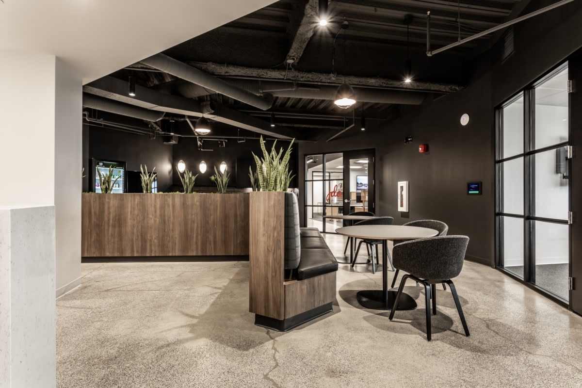融合品牌特色的 Prolific 办公室设计丨美国印第安纳波利斯丨Parallel Design Group-16