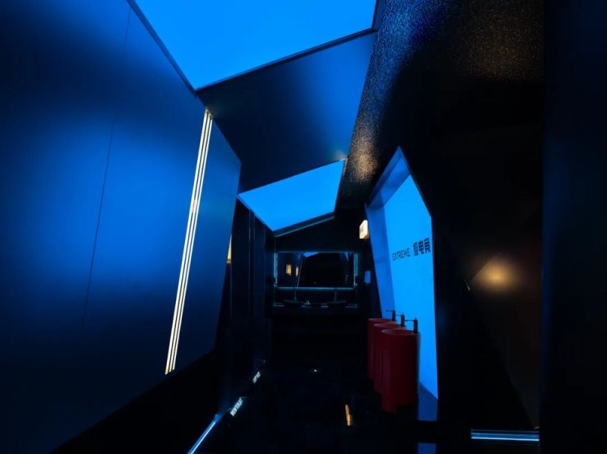 立衡中灯光实景x【极】电竞-1