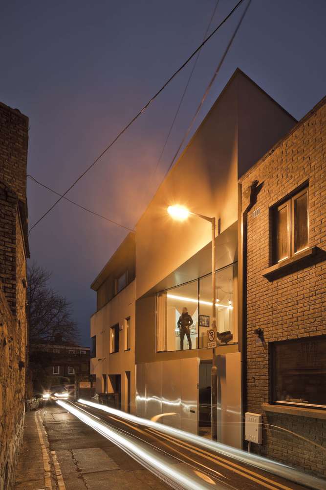 都柏林狭窄巷道中的家庭住宅设计-17