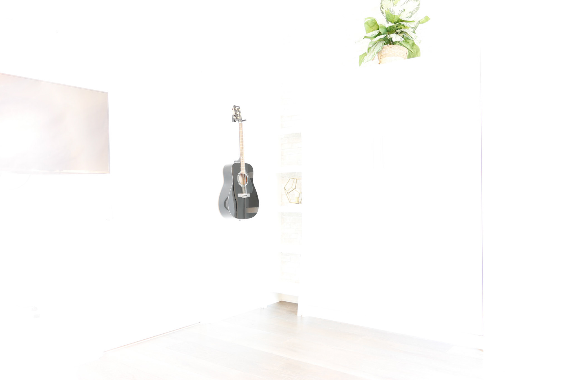 Market St, SF. 94103. AEB 5 Brackets-50