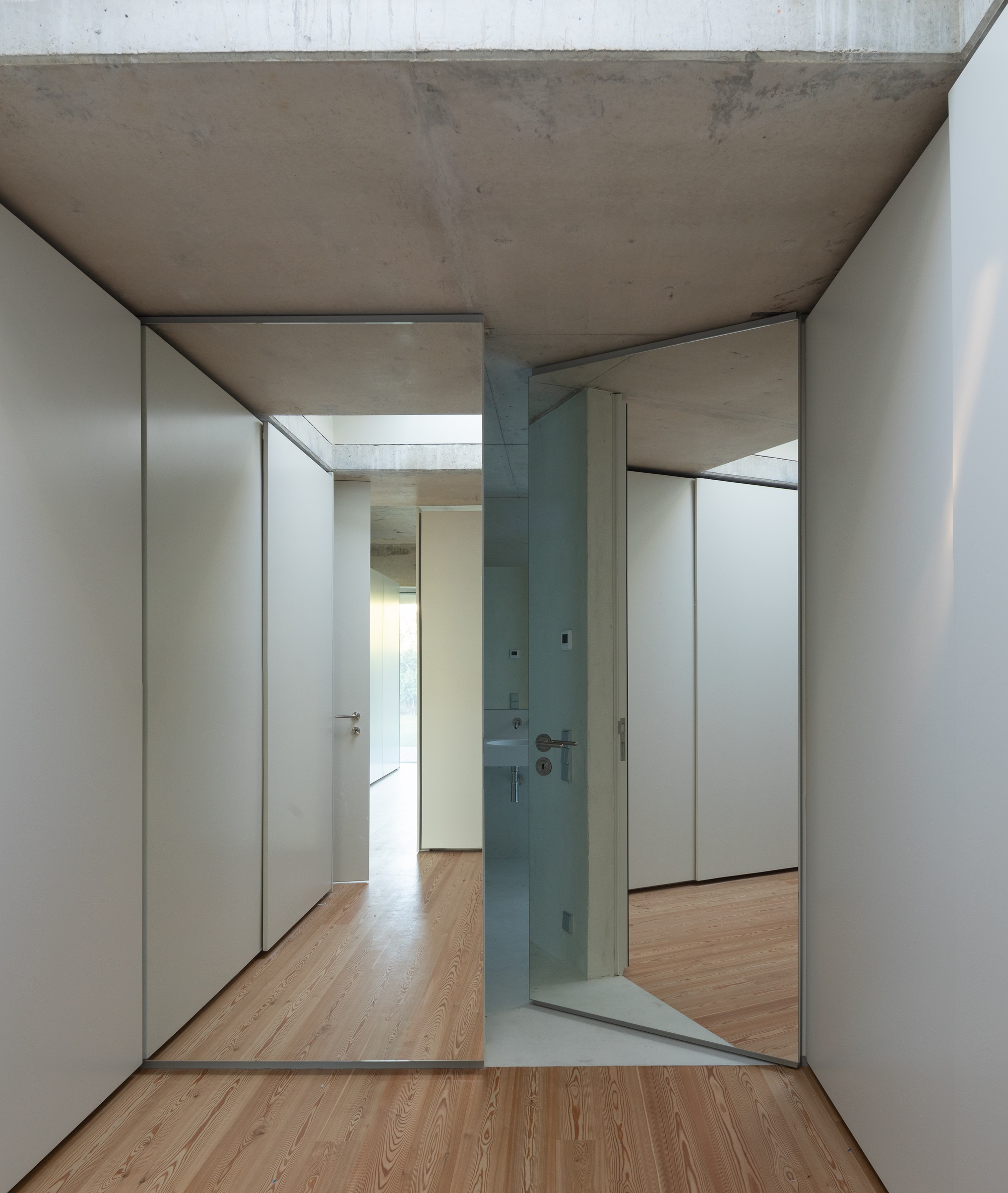 瓦拉达雷斯的房子丨葡萄牙丨Correia,Ragazzi Arquitectos-41