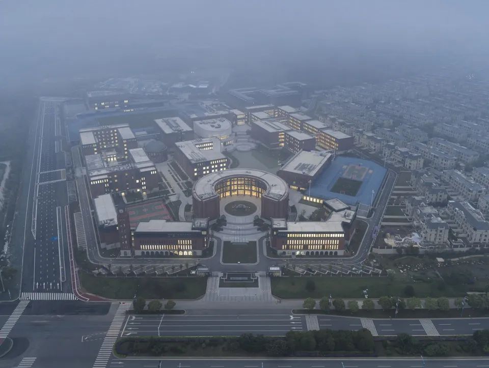 南京外国语学校方山校区 | 学苑方城的未来式空间-10