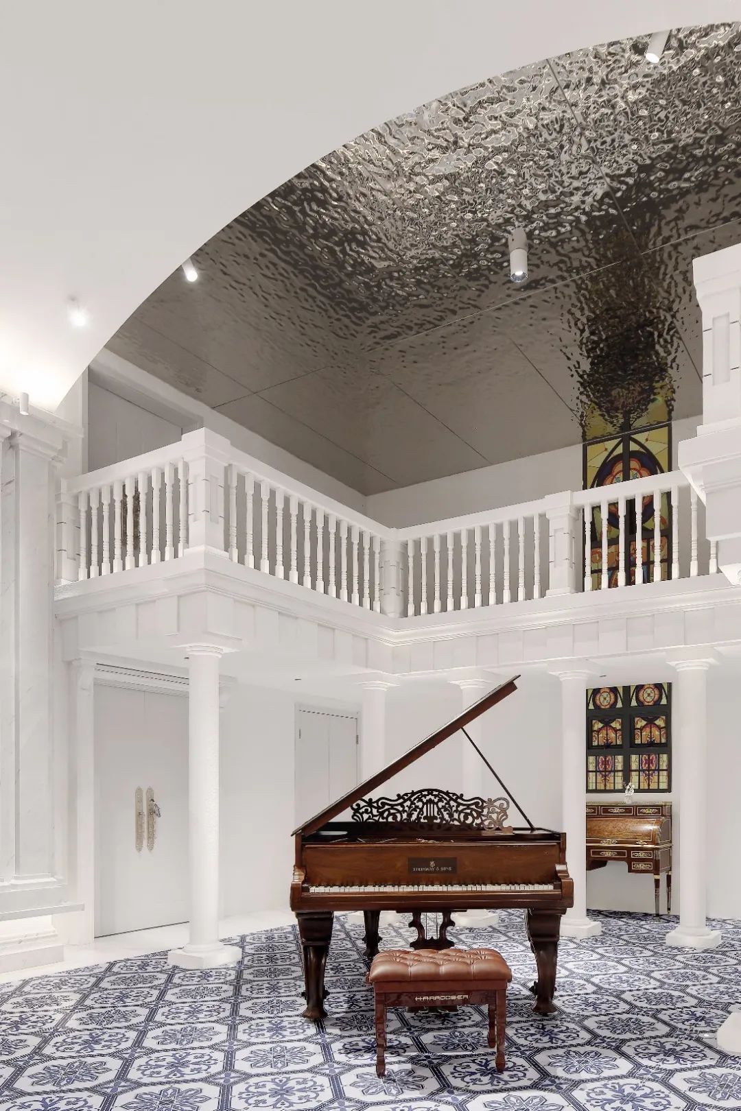 中法融合,青花瓷与纸艺的珠宝艺术廊-24