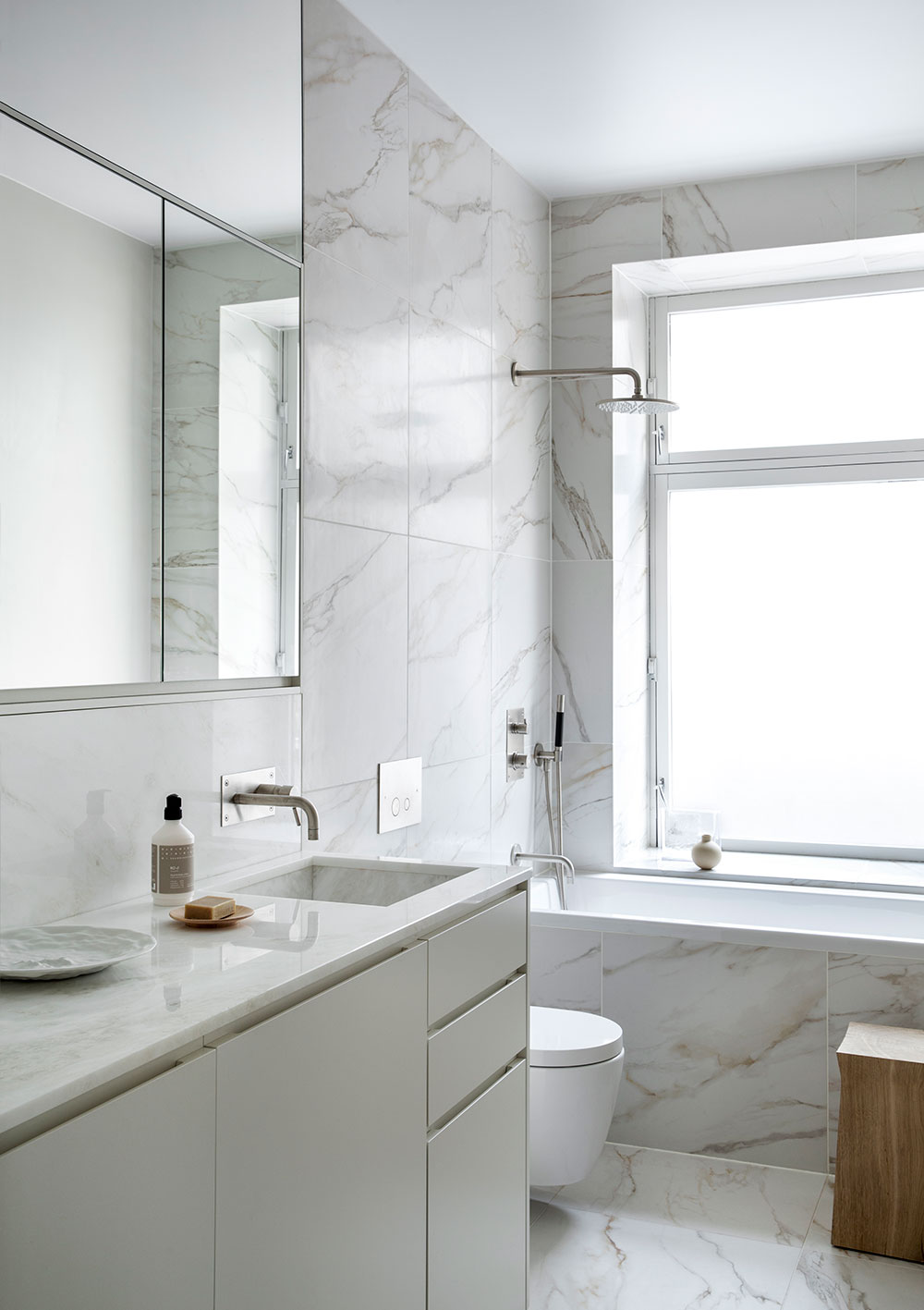 奥斯陆极简公寓 | 自然光与北欧风格的完美融合-11