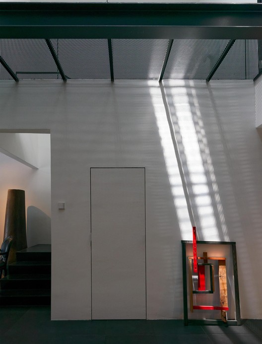 双人住宅中的流动空间与光影游戏-39