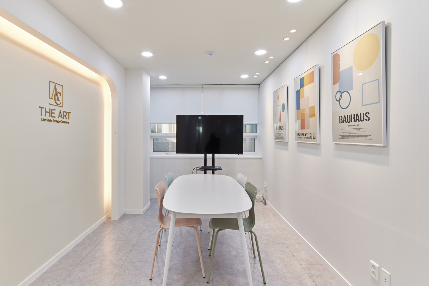 白色时尚 | 38 平简约清新的迷你公寓设计-10